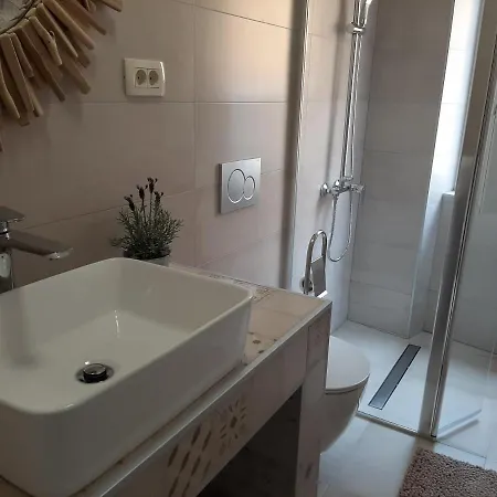 Lino - Center Apartment